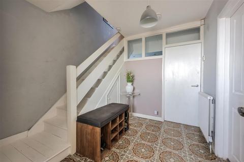 109 Chalkwell Esplanade, Westcliff-on-sea, SS0 8JJ