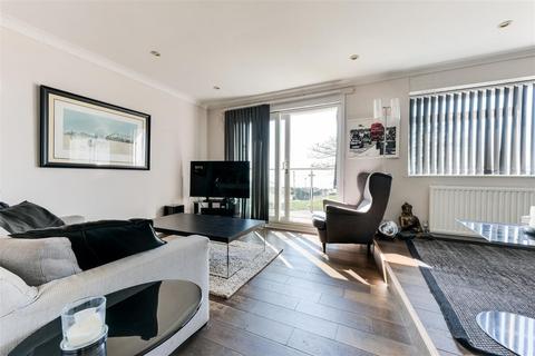 109 Chalkwell Esplanade, Westcliff-on-sea, SS0 8JJ