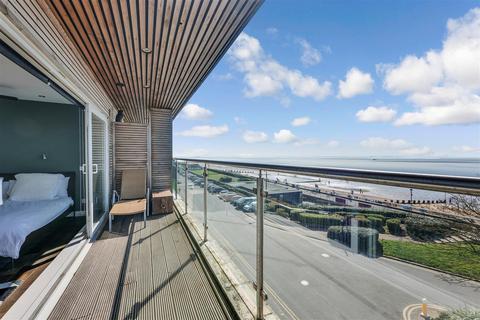 109 Chalkwell Esplanade, Westcliff-on-sea, SS0 8JJ