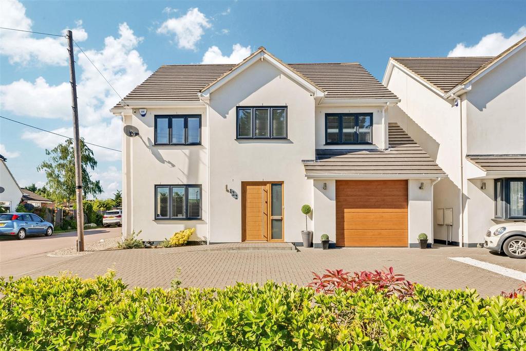 Rawreth Lane, Rayleigh, SS6 5 bed detached house £675,000