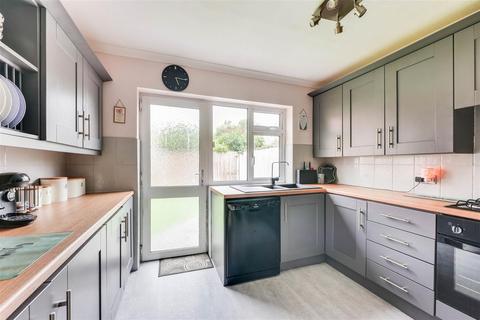 443 Church Road, Benfleet, SS7 3HG