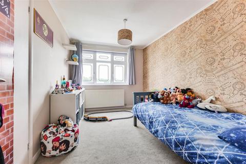 443 Church Road, Benfleet, SS7 3HG
