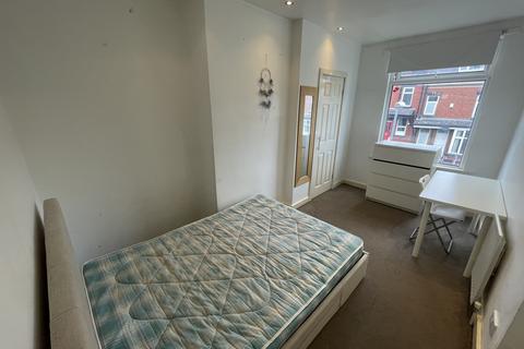 4 bedroom terraced house to rent, Stanmore View,  Leeds, LS4