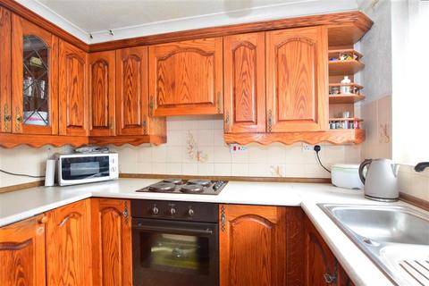 21 Bradbourne Way, Pitsea, Basildon, SS13 2DW