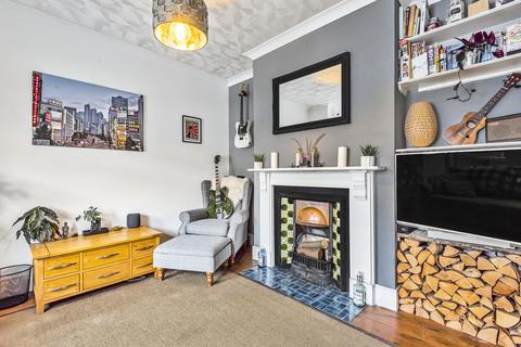 25 Bridge Road, Park Gate, Southampton, SO31 7GD
