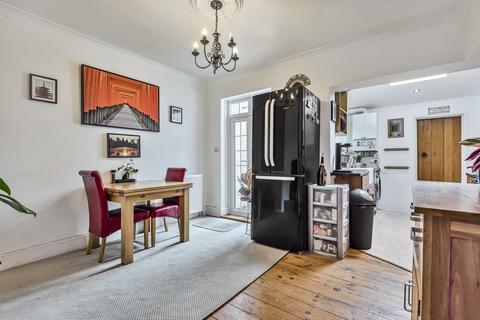 25 Bridge Road, Park Gate, Southampton, SO31 7GD