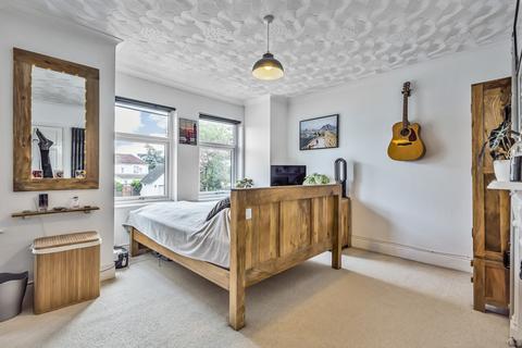 25 Bridge Road, Park Gate, Southampton, SO31 7GD