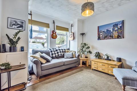 25 Bridge Road, Park Gate, Southampton, SO31 7GD