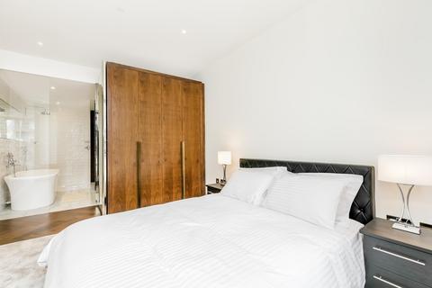 2 bedroom apartment to rent, Capital Building, Embassy Gardens, London, SW11