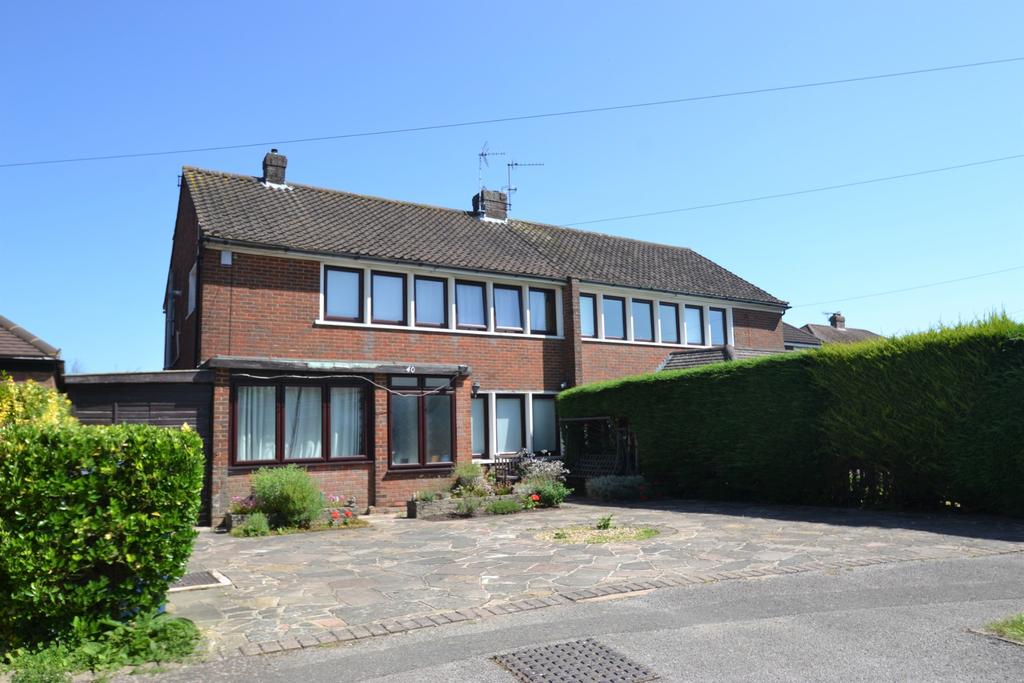 Highfield Close, Amersham 4 bed semidetached house £850,000