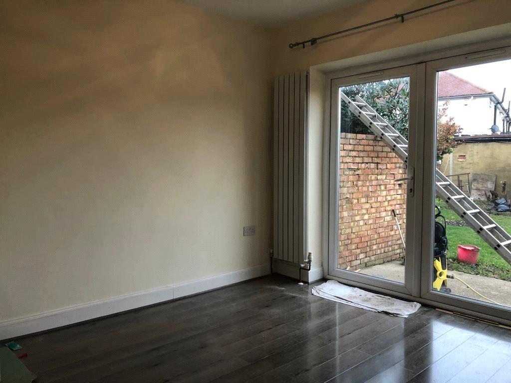Princes Park Lane, Hayes, Middlesex, UB3 3 bed semidetached house £