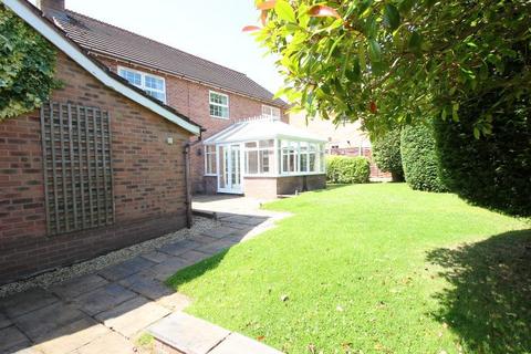 5 bedroom detached house to rent, Ash Way, Seabridge
