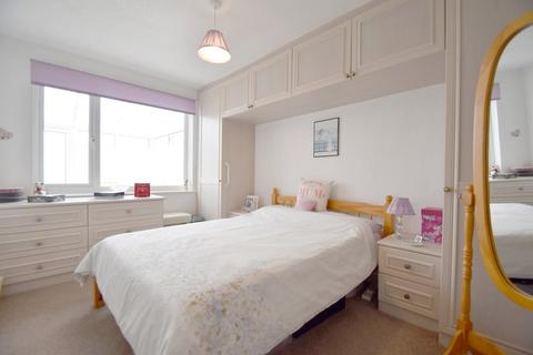 2 Barnard Close, Leeds, LS15 8UY