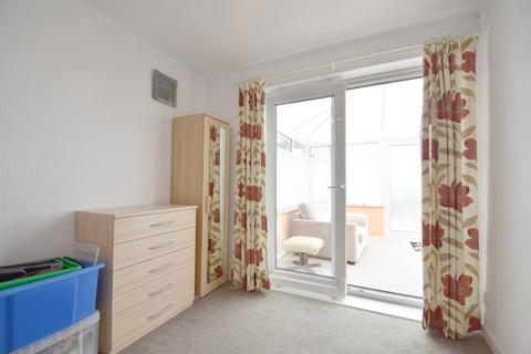 2 Barnard Close, Leeds, LS15 8UY