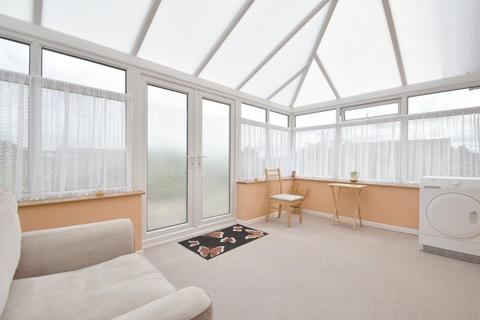 2 Barnard Close, Leeds, LS15 8UY
