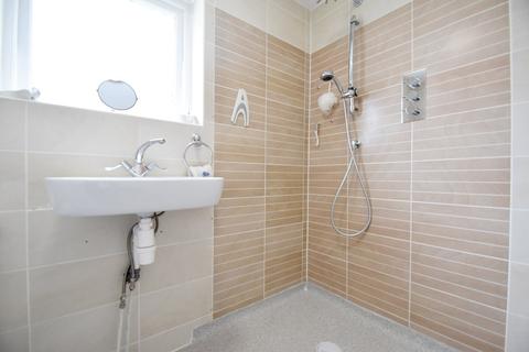 2 Barnard Close, Leeds, LS15 8UY
