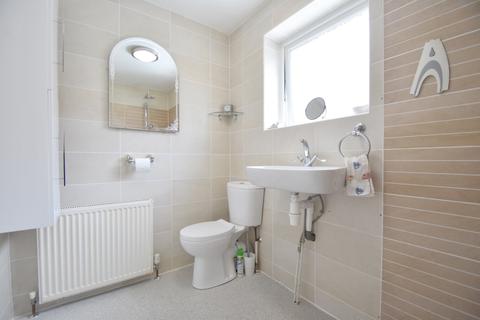 2 Barnard Close, Leeds, LS15 8UY