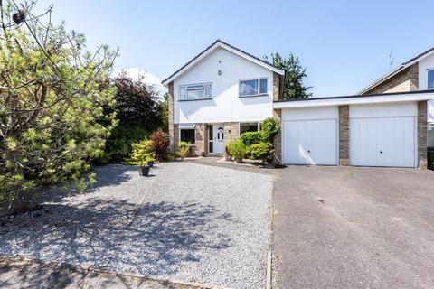 1 Clearsprings, Lightwater, GU18 5YJ