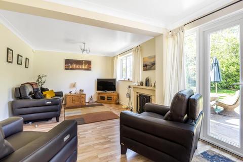1 Clearsprings, Lightwater, GU18 5YJ