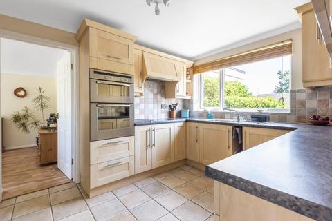 1 Clearsprings, Lightwater, GU18 5YJ