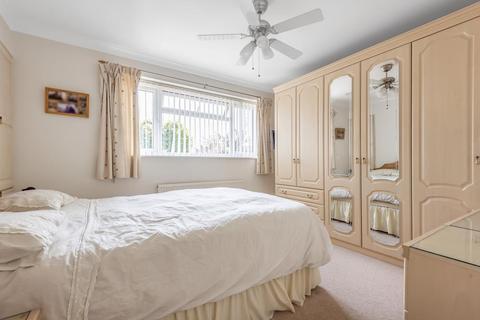 1 Clearsprings, Lightwater, GU18 5YJ