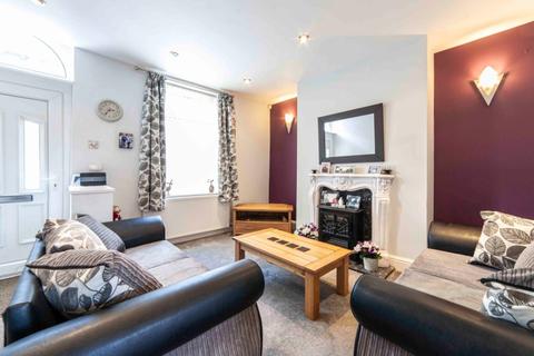17 Union Street, Lees, Oldham, OL4 4NE