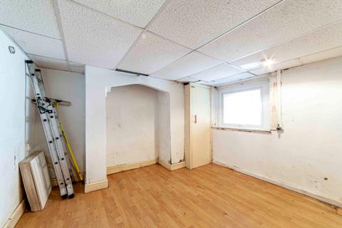 17 Union Street, Lees, Oldham, OL4 4NE