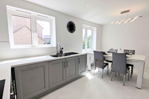 12 Bobbin Close, Bailiff Bridge, Brighouse, HD6 4FW