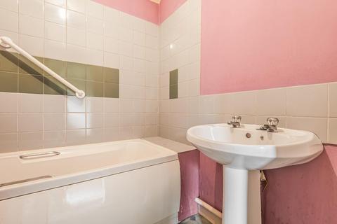 107 Victor Road, Teddington, TW11 8SS