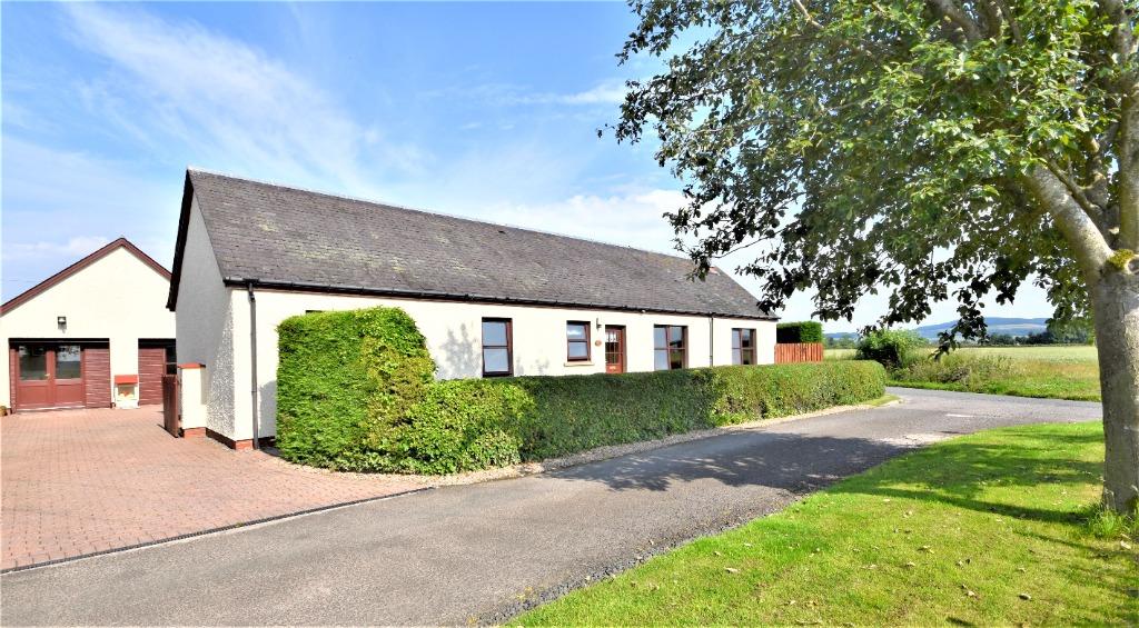 West Grange Farm, Errol, Perthshire, PH2 7SY 3 bed detached house £