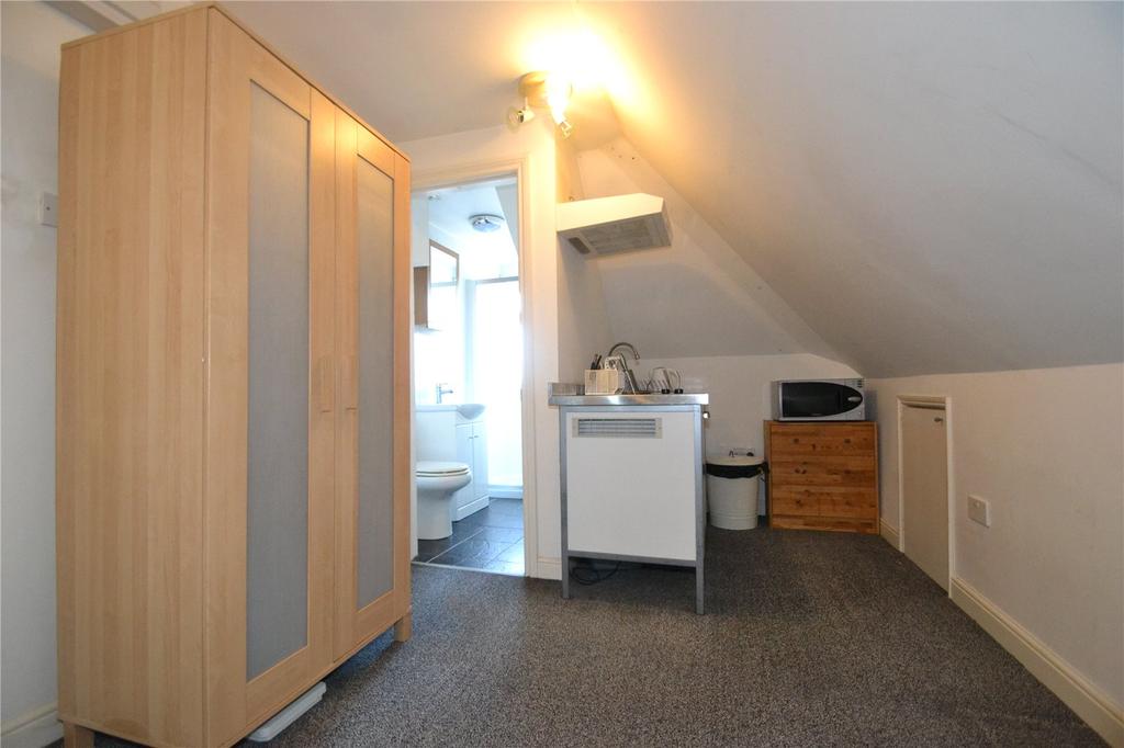 Noel Road, West Acton, London, W3 Studio £700 pcm (£162 pw)