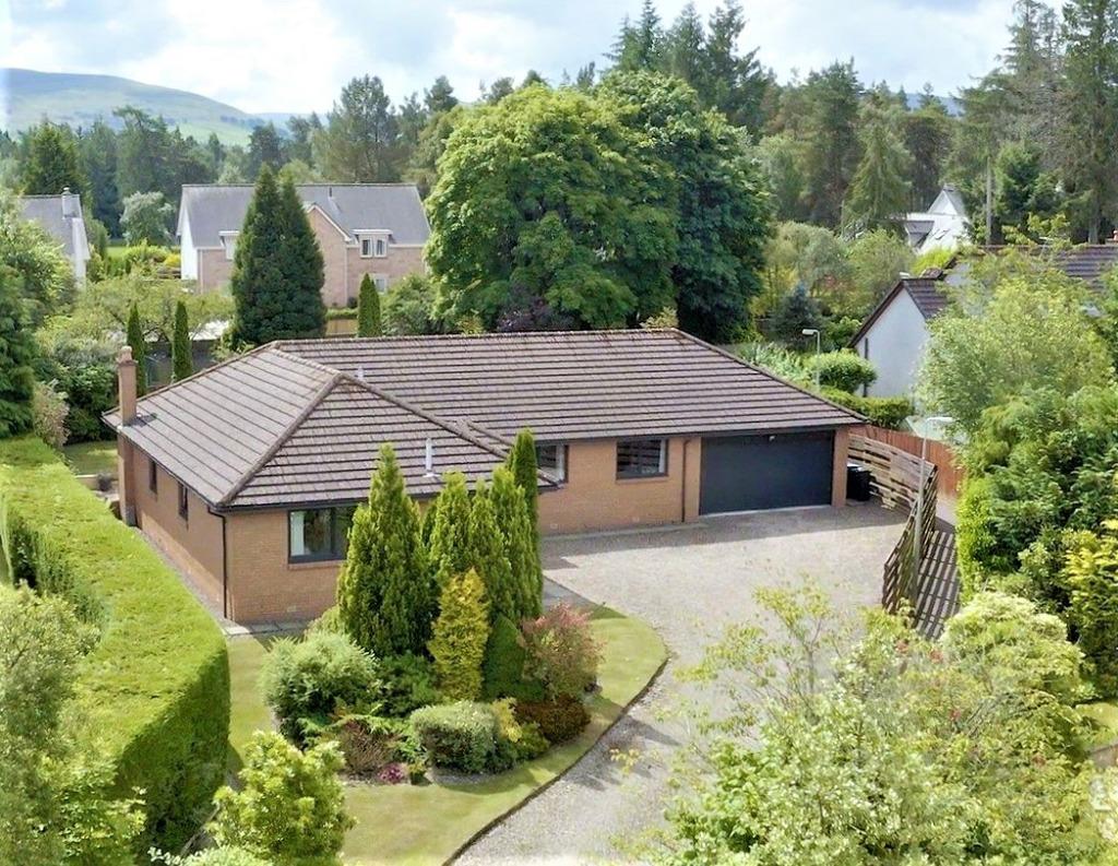 Mare Park, Auchterarder, Perthshire, PH3 1LW 5 bed bungalow £470,000