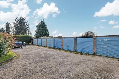 45 Brooklyn Drive, Rayleigh, SS6 9LW