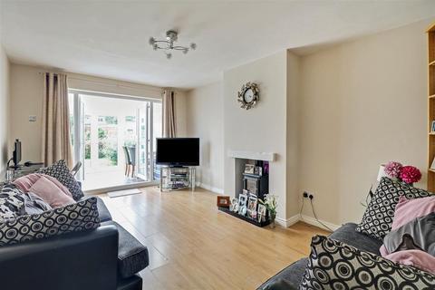 20 Belgrave Road, Eastwood, Leigh-on-sea, SS9 5HE
