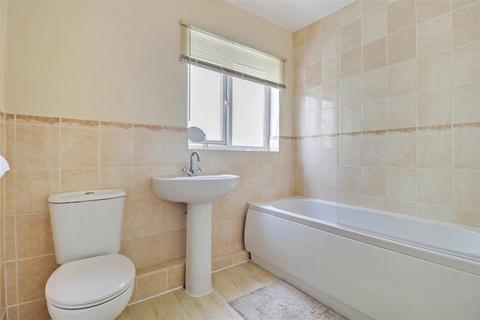 20 Belgrave Road, Eastwood, Leigh-on-sea, SS9 5HE