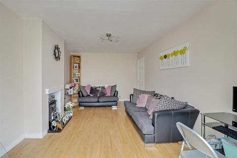 20 Belgrave Road, Eastwood, Leigh-on-sea, SS9 5HE