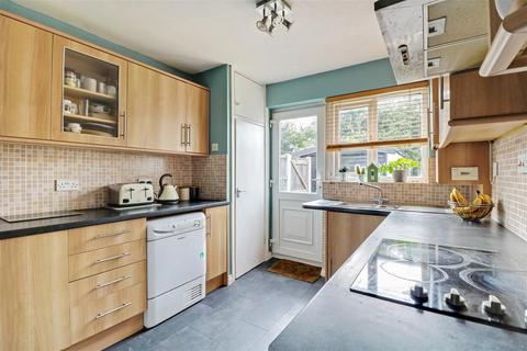 20 Belgrave Road, Eastwood, Leigh-on-sea, SS9 5HE