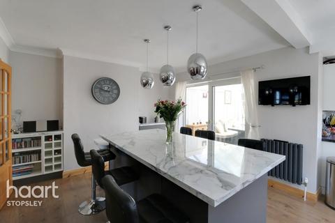 43 Clevedon Road, Luton, LU2 9EB