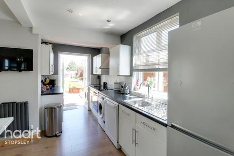 43 Clevedon Road, Luton, LU2 9EB
