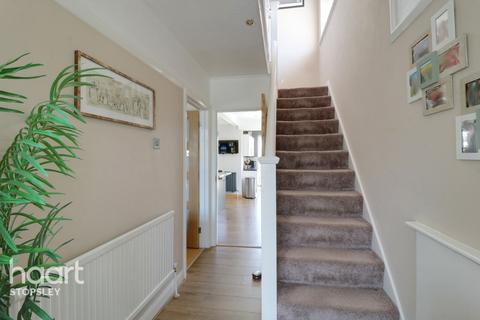 43 Clevedon Road, Luton, LU2 9EB