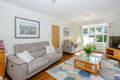 61 Bishops Way, Meltham, Holmfirth, HD9 4BW