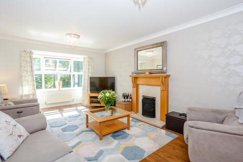 61 Bishops Way, Meltham, Holmfirth, HD9 4BW