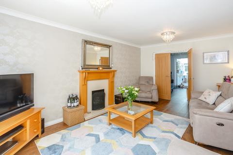 61 Bishops Way, Meltham, Holmfirth, HD9 4BW