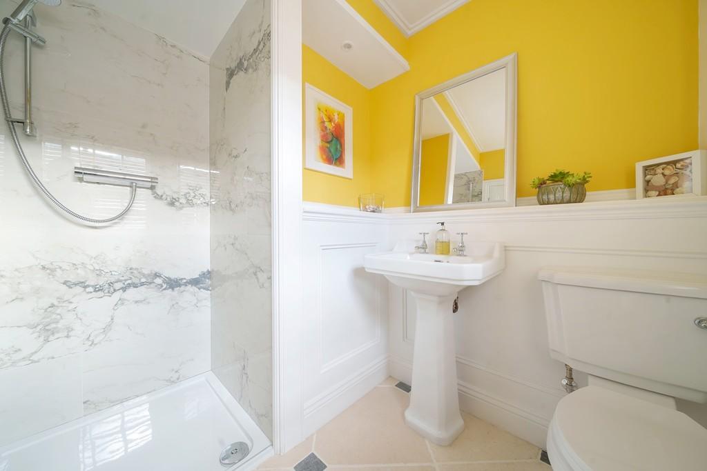 Downstairs En Suite