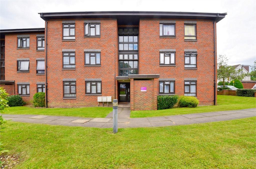 Whitefriars Court, 108 Friern Park, North Finchley, N12 2 bed flat £390,000
