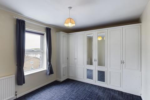 2 bedroom apartment to rent, Richmond Court, Godwyne Road