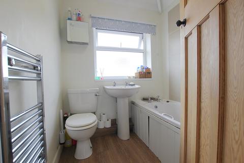 102 Bromwich Road, Worcester, WR2 4AP