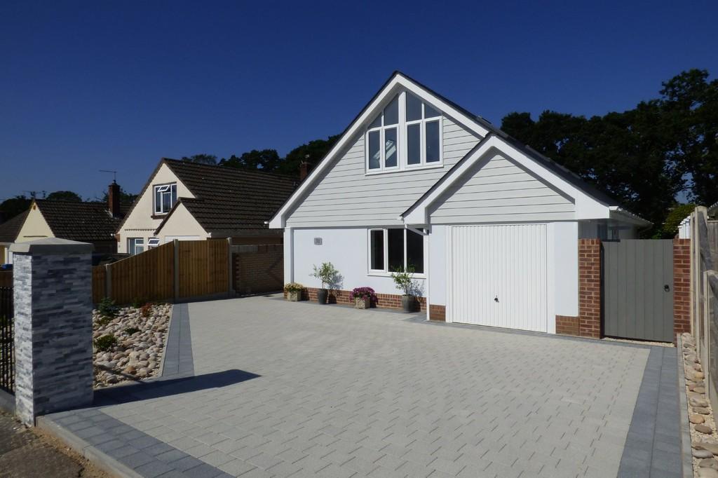 Fontmell Road, Broadstone 5 bed chalet £699,950
