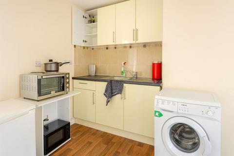 1 bedroom flat to rent, Welles Road, Hp13