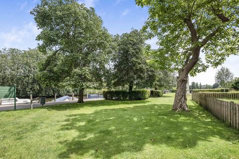 2 bedroom apartment to rent - Meadow Road, Henley-on-Thames